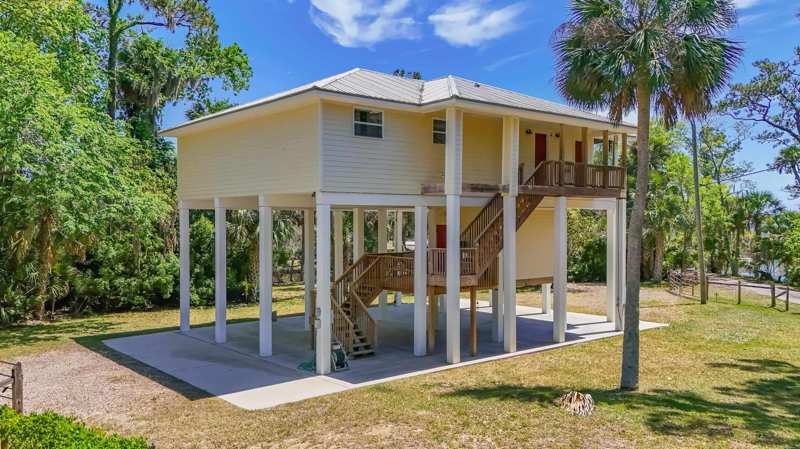 3 bedroom Detached at 142 Stuart Cove Road, Spring Creek Dev, Crawfordville — photo 1