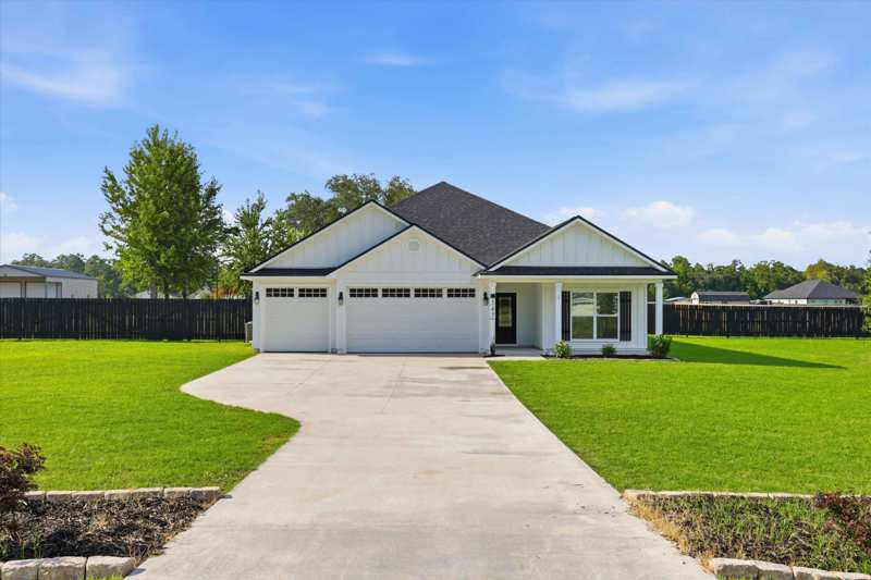 4 bedroom Detached at 347 Golden Loop, Meadows at Rehwinkel, Crawfordville — photo 1