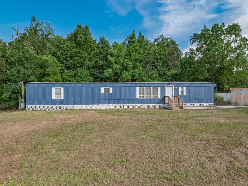 3 bedroom ManufacturedHome at 5071 BoxWood Lane, Box Wood Estates, Tallahassee — photo 1