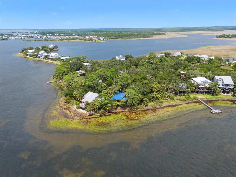 1 bedroom Detached at 38 Leeward Drive, The Moorings, Crawfordville — photo 1