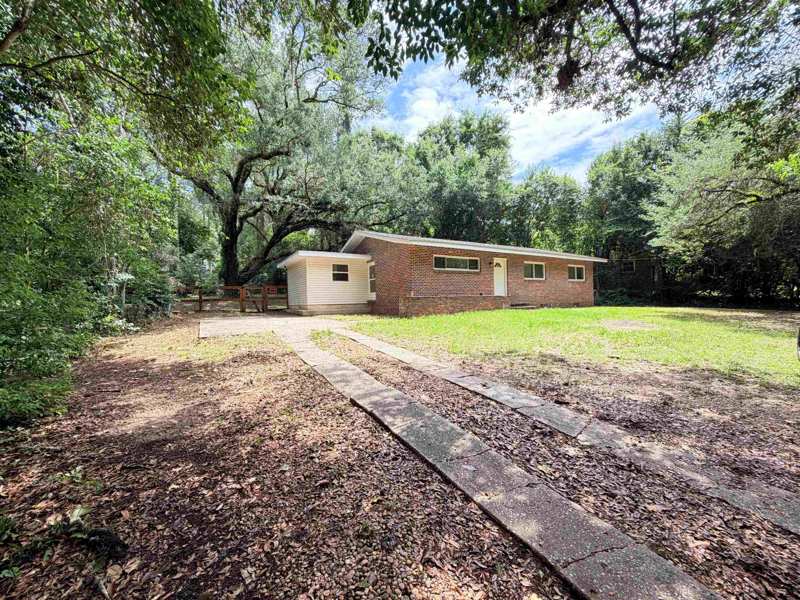 3 bedroom Detached at 2202 Mission Road, San Luis Ridge, Tallahassee — photo 1