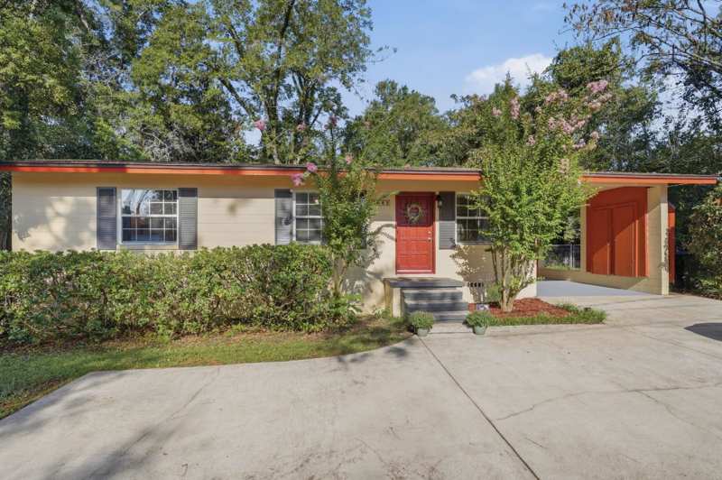 3 bedroom Detached at 2002 Fannie Drive, Plantation Of Tallahassee Peca, Tallahassee — photo 1