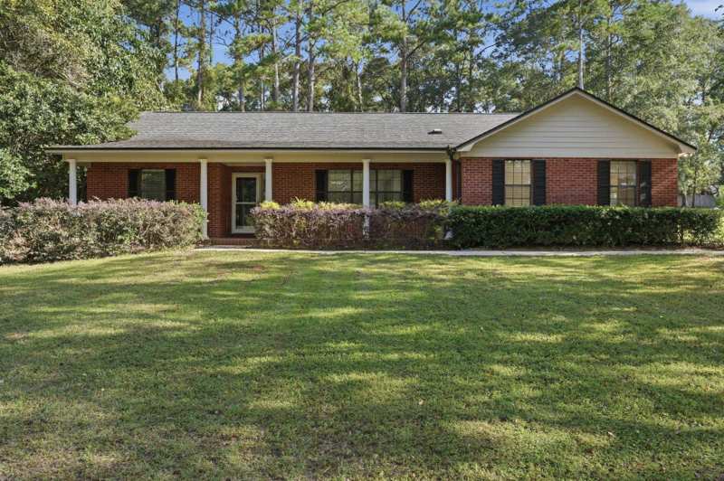 3 bedroom Detached at 2037 Dyrehaven Drive, Dyrehaven Unrecorded, Tallahassee — photo 1