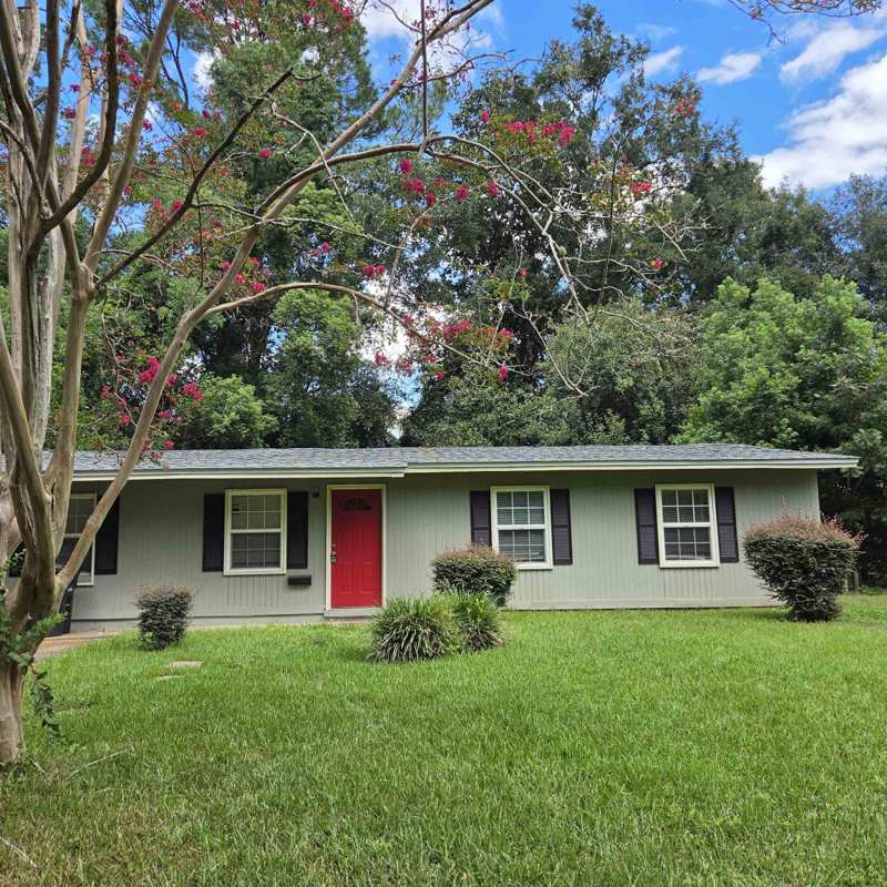 3 bedroom Detached at 2112 Melanie Drive, Caroline Courts, Tallahassee — photo 1