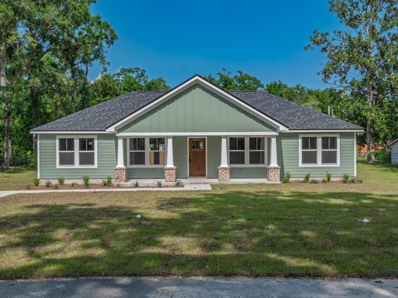 4 bedroom Detached at 8 Crestwood Drive, Crestwood, Crawfordville — photo 1