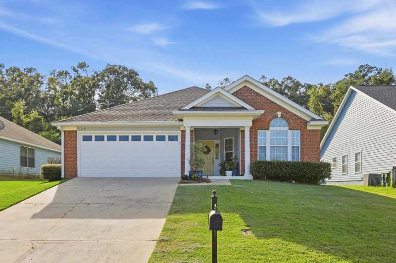 3 bedroom Detached at 150 Leah Martin Court, Goose Creek, Tallahassee — photo 1