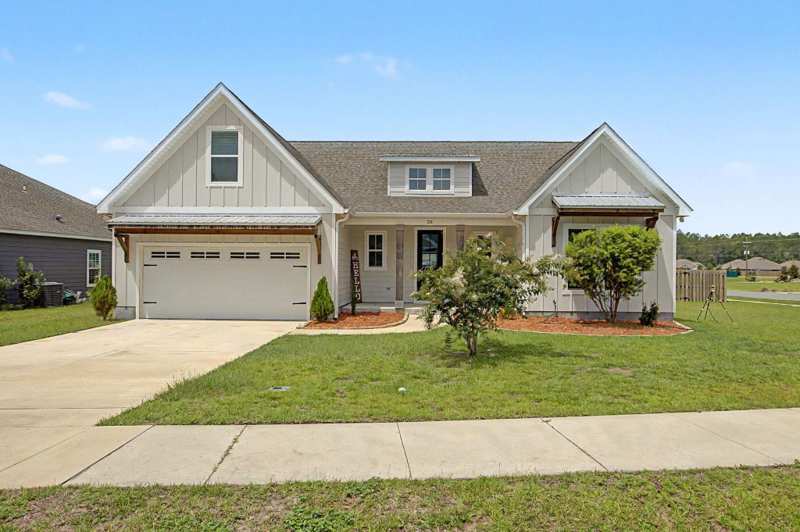 4 bedroom Detached at 28 Stillmont Drive, Palmetto, Crawfordville — photo 1
