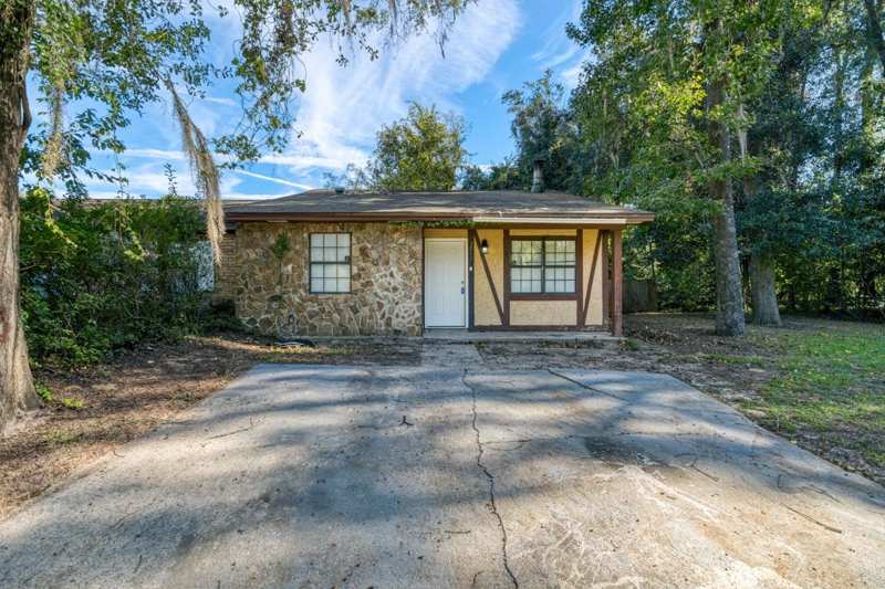 2 bedroom Townhouse at 3811 Stewart Way, Pecan Grove Estates, Tallahassee — photo 1