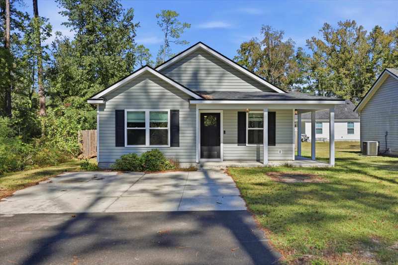 3 bedroom Detached at 8 Naskapi Street, Wakulla Gardens Ut 3, Crawfordville — photo 1