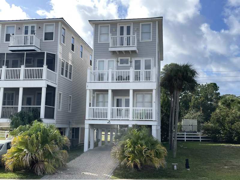 5 bedroom Detached at 110 Anglers Harbor Lane, Anglers Harbor, Carrabelle — photo 1