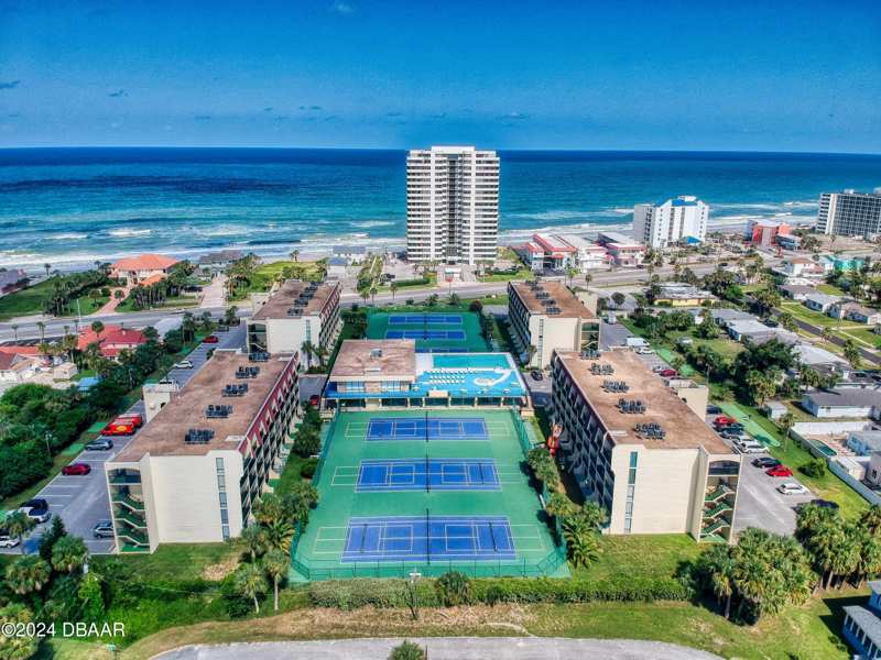 1 bedroom Condominium at 1429 N Atlantic Avenue #236, Vantage Pointe Pool & Racquet Club, Daytona Beach — photo 1