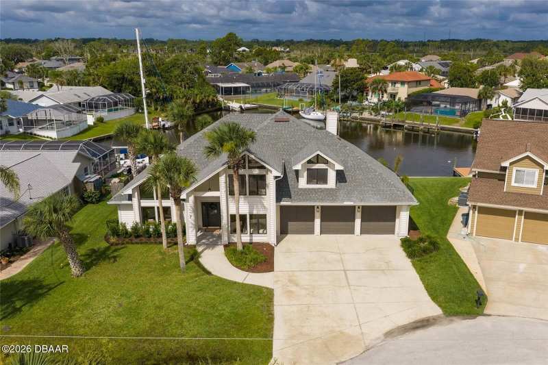 5 bedroom Single Family Residence at 7 Chinook Court, Palm Coast, Palm Coast — photo 1