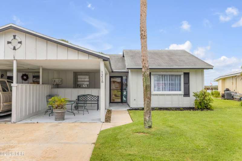 2 bedroom Single Family Residence at 1210 Harbour Point Drive, Harbor Point, Port Orange — photo 1