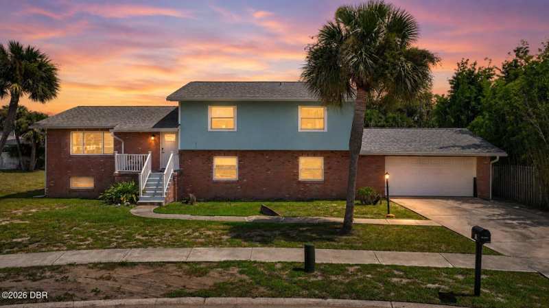 4 bedroom Single Family Residence at 10 E Tipperary Lane, Regency Manor Estates, Ormond Beach — photo 1