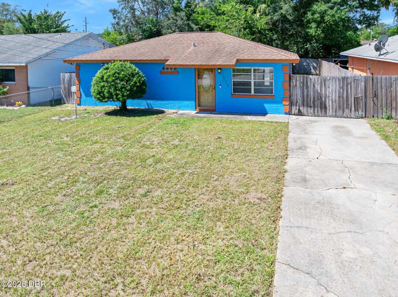 2 bedroom Single Family Residence at 1324 Granada Avenue, Highland Park, Daytona Beach — photo 1