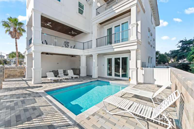 8 bedroom Detached Single Family at 84 Sarasota Street, Frangista Beach, Miramar Beach — photo 1