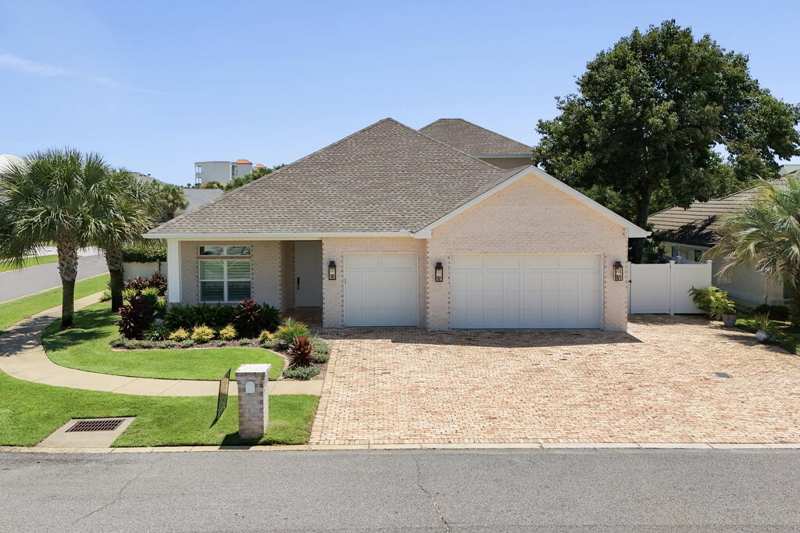 5 bedroom Detached Single Family at 11 Tristram Way, Avalon Beach Estates, Miramar Beach — photo 1
