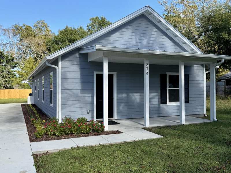 3 bedroom Detached Single Family at 874 W Orange Avenue, Defuniak Springs Town Of, DeFuniak Springs — photo 1