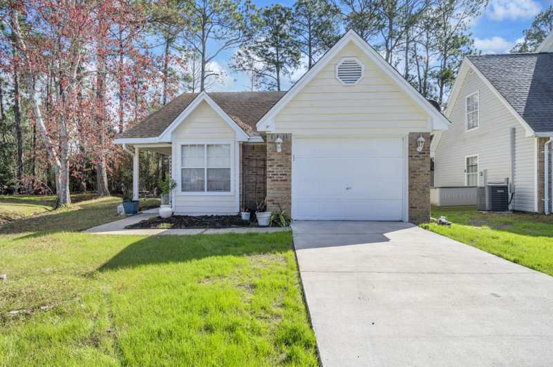 2 bedroom Detached Single Family at 3040 Yorktown Circle, Yorktown At Willow Bend, Fort Walton Beach — photo 1