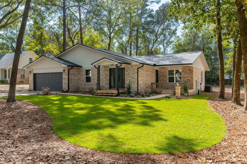 3 bedroom Detached Single Family at 105 Drew Court, Rocky Bayou Estates, Niceville — photo 1
