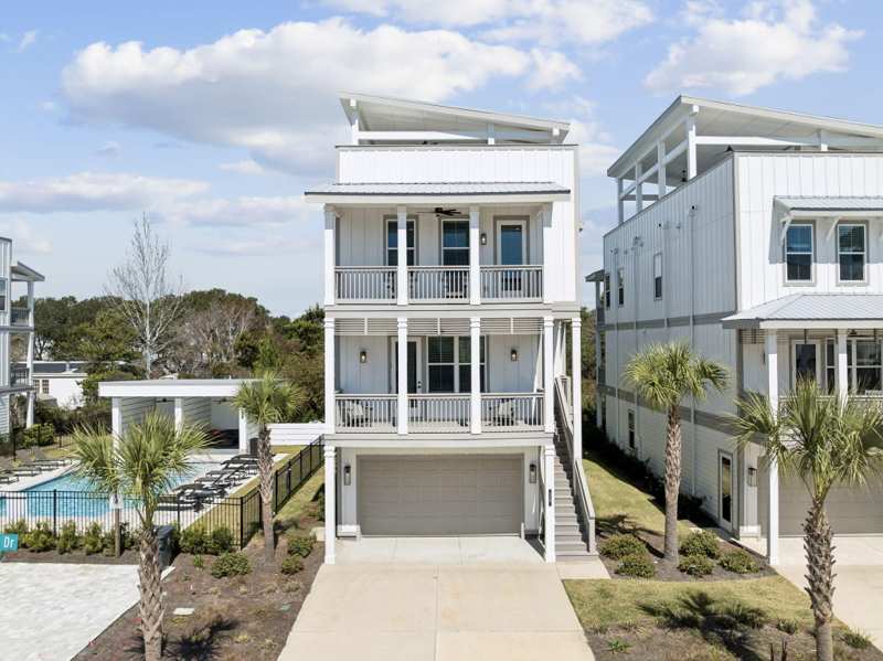 5 bedroom Detached Single Family at 15 E Queen Palm Drive, Twin Palms, Inlet Beach — photo 1