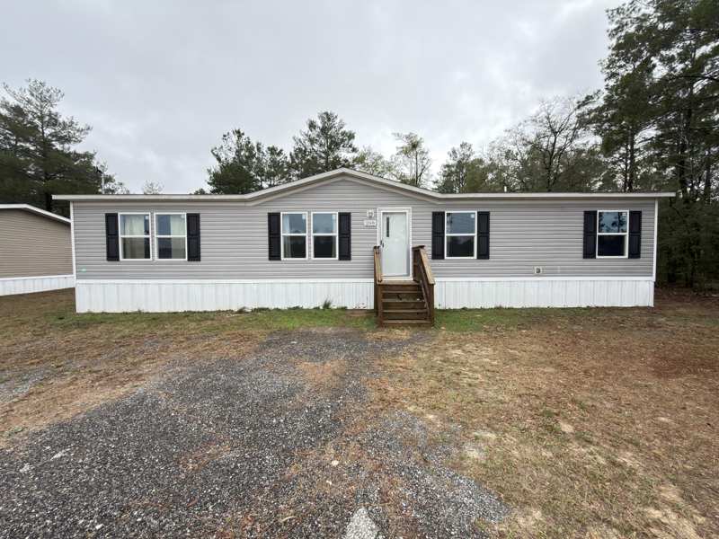 4 bedroom Mobile Home at 268 E Violet Lane, Oakwood Hills Unit 3, DeFuniak Springs — photo 1