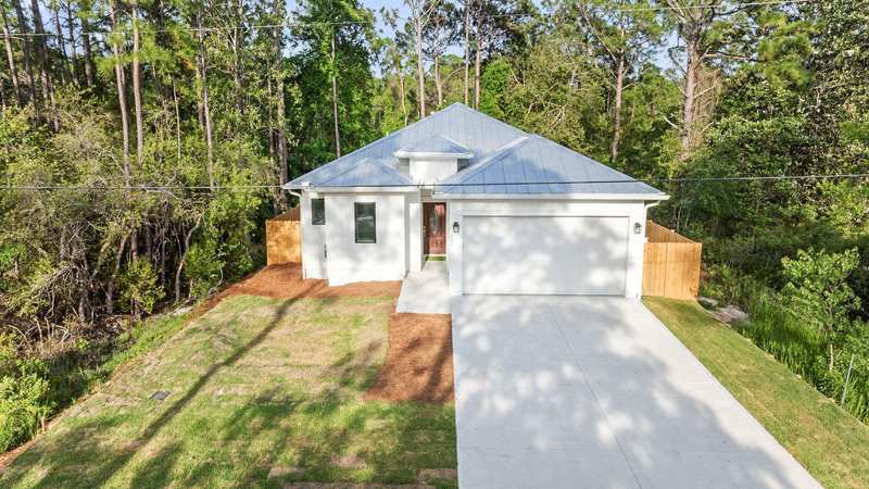 4 bedroom Detached Single Family at 42 Central 8Th Street, Town Of Santa Rosa, Santa Rosa Beach — photo 1