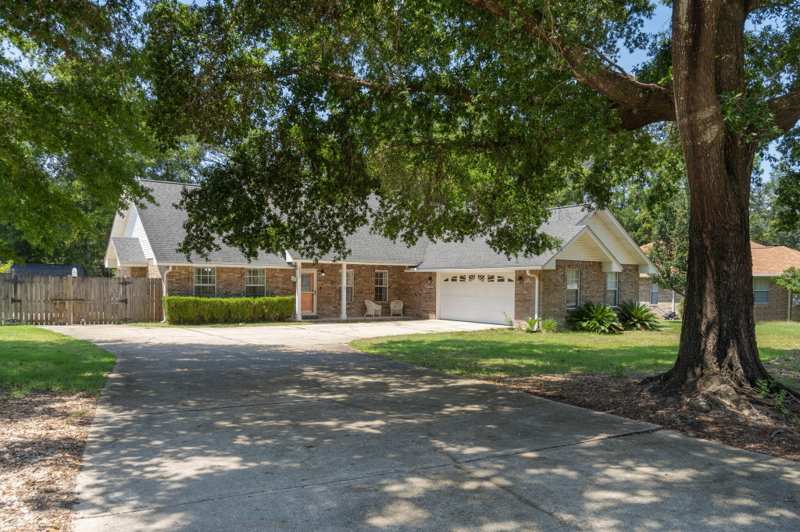 3 bedroom Detached Single Family at 233 Galway Drive, Rocky Bayou Estates 01, Niceville — photo 1