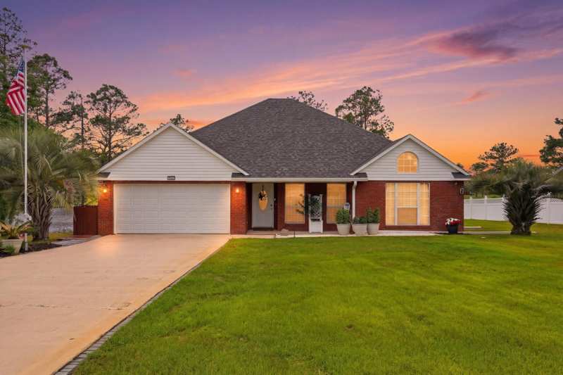 3 bedroom Detached Single Family at 1025 Ten Lake Drive, Ten Lake Estates/Lakeshore Gardens, DeFuniak Springs — photo 1