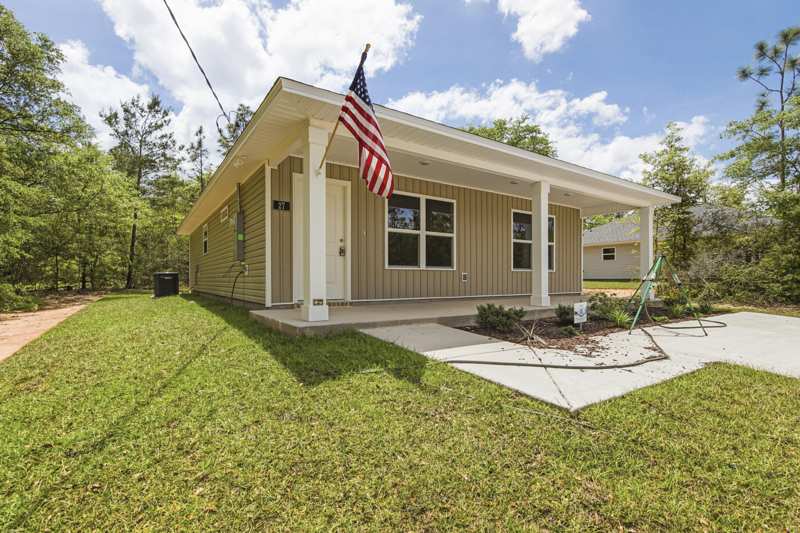 2 bedroom Detached Single Family at 27 Pansy Lane, Oakwood Hills Unit 1, DeFuniak Springs — photo 1