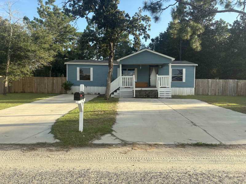 3 bedroom Manufactured Home at 135 Rembrandt Circle, Oakwood Lakes Estates, DeFuniak Springs — photo 1