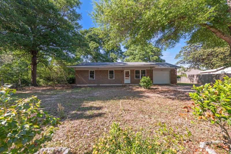 3 bedroom Detached Single Family at 2317 Lewis Street, Leon Heights, Crestview — photo 1