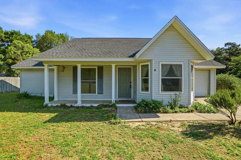 3 bedroom Detached Single Family at 324 John King Road, Shoal Creek S/D, Crestview — photo 1