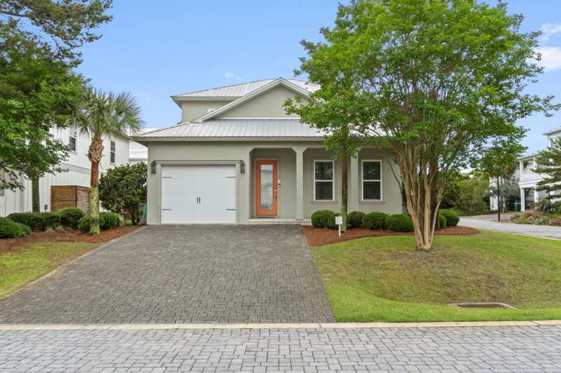 4 bedroom Detached Single Family at 14 Mobile Street, Frangista Beach 2nd Addn, Miramar Beach — photo 1