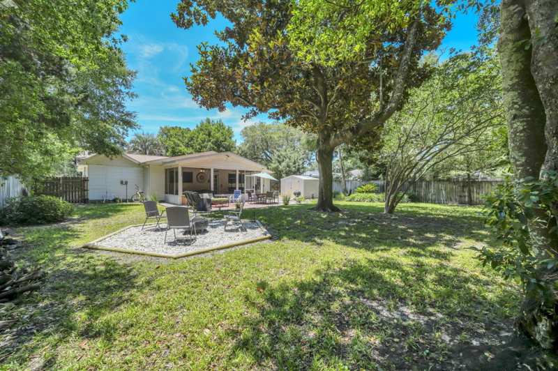 4 bedroom Detached Single Family at 313 NE Gardner Drive, Elliotts Point 4th Addn, Fort Walton Beach — photo 1