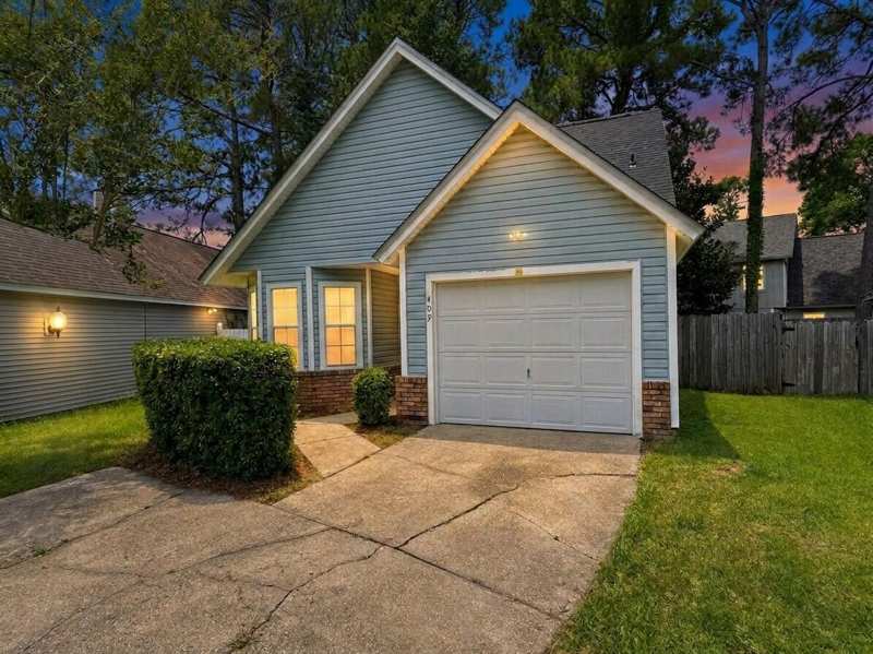 3 bedroom Detached Single Family at 409 Heritage Court, Heritage, Fort Walton Beach — photo 1