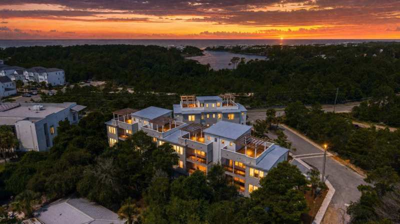 18 bedroom Townhouse at 14 Blue Wave Drive, Blu Wave Luxury Residences, Santa Rosa Beach — photo 1