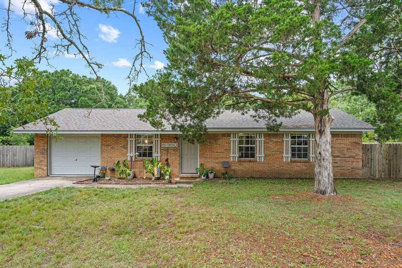 3 bedroom Detached Single Family at 5360 Monterrey Road, Crestview, Crestview — photo 1