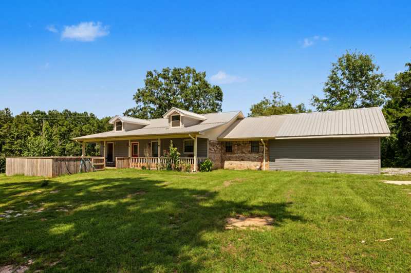 3 bedroom Detached Single Family at 2617 S St Highway 81 South, Metes & Bounds, Ponce De Leon — photo 1