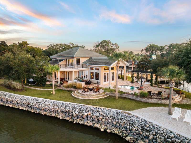 6 bedroom Detached Single Family at 221 Bay Circle Drive, Santa Rosa Beach Estates, Santa Rosa Beach — photo 1