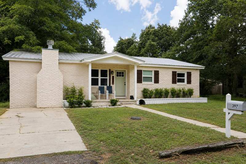 3 bedroom Detached Single Family at 397 W Orange Avenue, West DeFuniak, DeFuniak Springs — photo 1