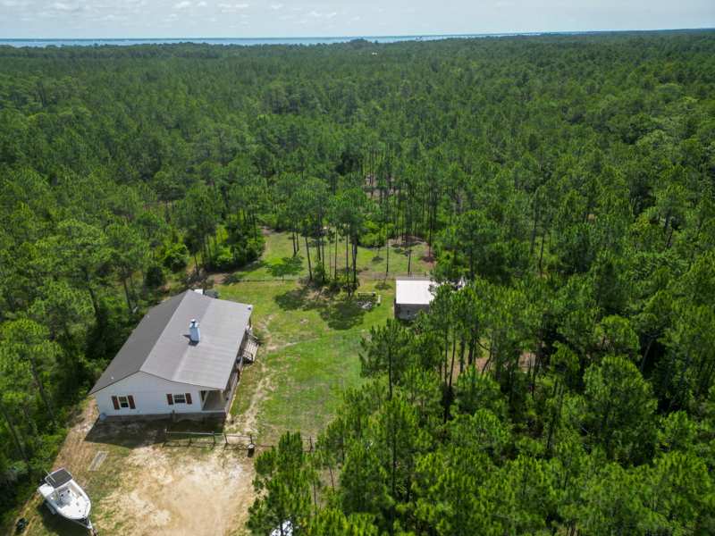 3 bedroom Detached Single Family at 632 N Church Street, No Recorded Subdivision, Santa Rosa Beach — photo 1