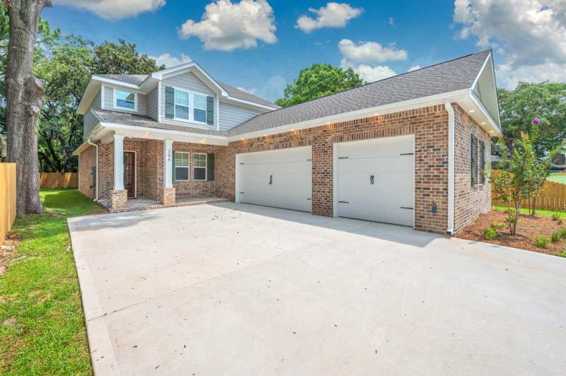 6 bedroom Detached Single Family at 28 A Meigs Drive, Port Dixie, Shalimar — photo 1
