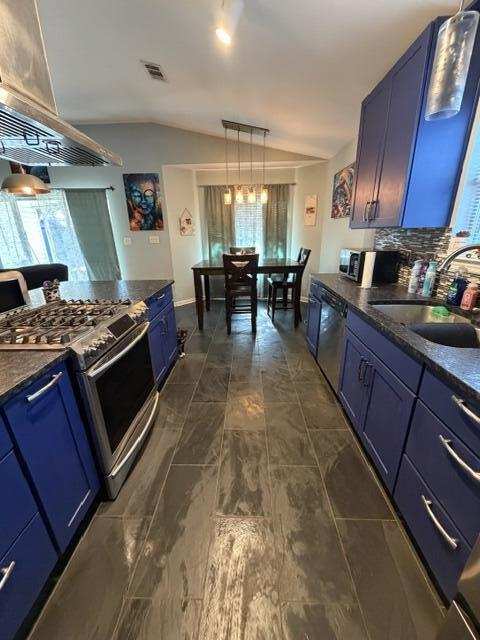 3 bedroom Detached Single Family at 997 John Wayne Circle, Bent Tree S/D, Fort Walton Beach — photo 1