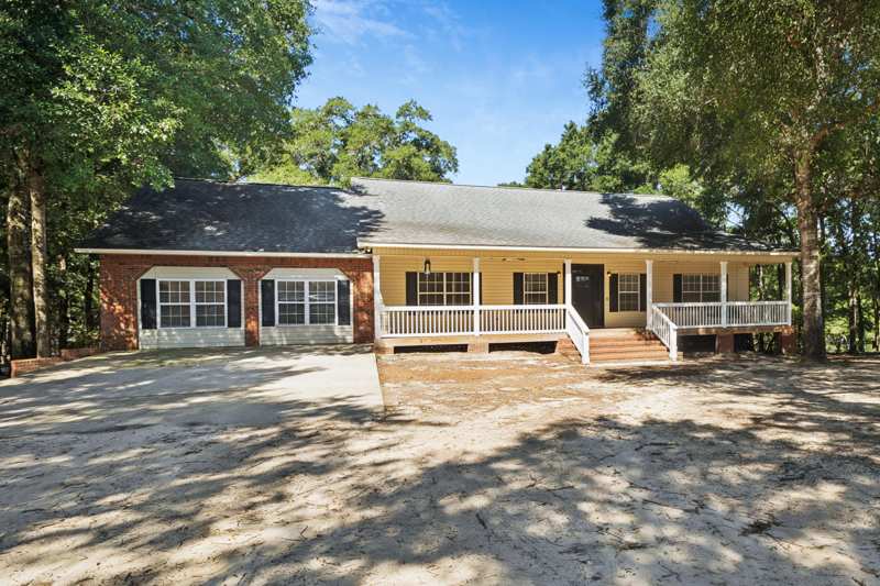 4 bedroom Detached Single Family at 115 Steves Place, Crestview, Crestview — photo 1