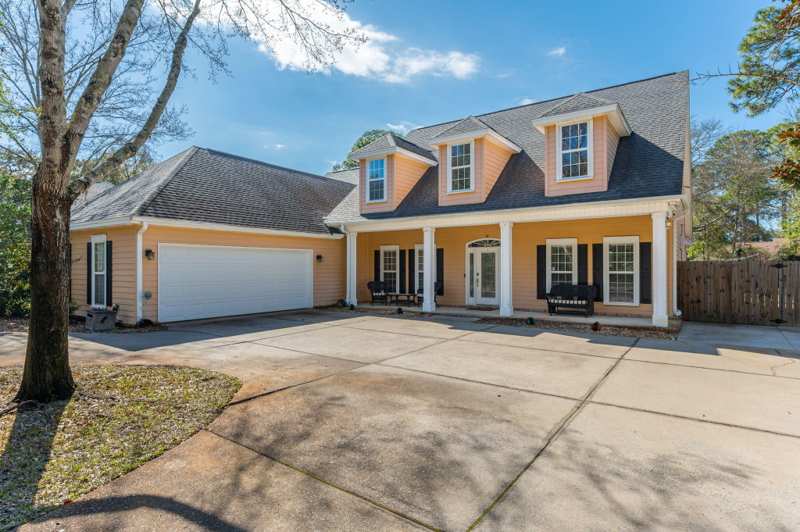 5 bedroom Detached Single Family at 19 Lanman Road, Bahia Oaks Ph I, Niceville — photo 1