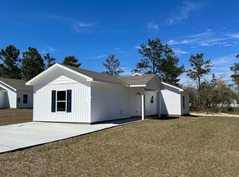 3 bedroom Detached Single Family at 299 E Laurel Lane, Oakwood Hills Unit 1, DeFuniak Springs — photo 1