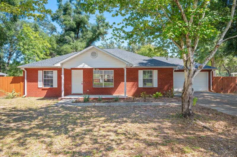 3 bedroom Detached Single Family at 4804 Acorn Drive, Golden Oaks, Crestview — photo 1