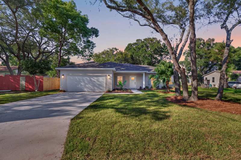 4 bedroom Detached Single Family at 11 NW Comet Street, Fort Walton Beach, Fort Walton Beach — photo 1