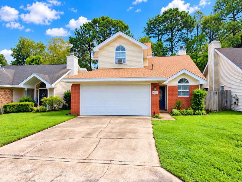 3 bedroom Detached Single Family at 1702 Colonial Court, Lake Charleston, Fort Walton Beach — photo 1